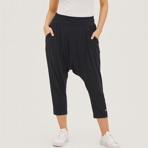 Nike Black Ankle Cropped Pants